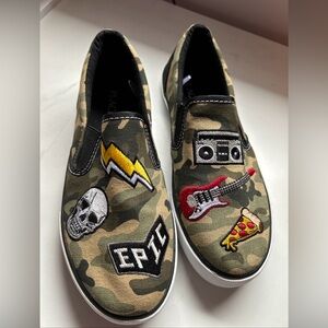 Children’s Place Camo Slip On Shoe Sz 5 pizza, guitar, radio, skull EPIC design